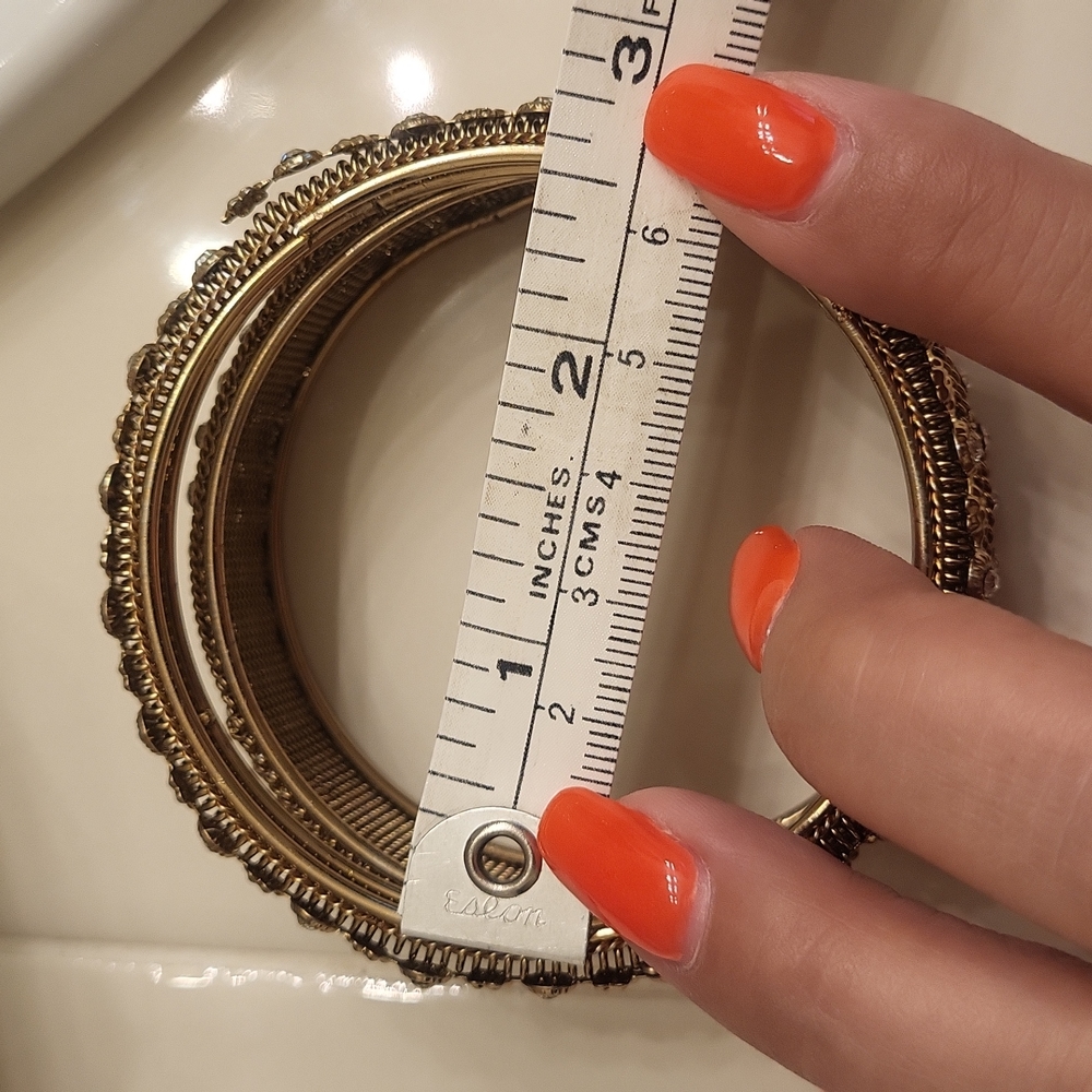 6 bracelets - Picture 4 of 6